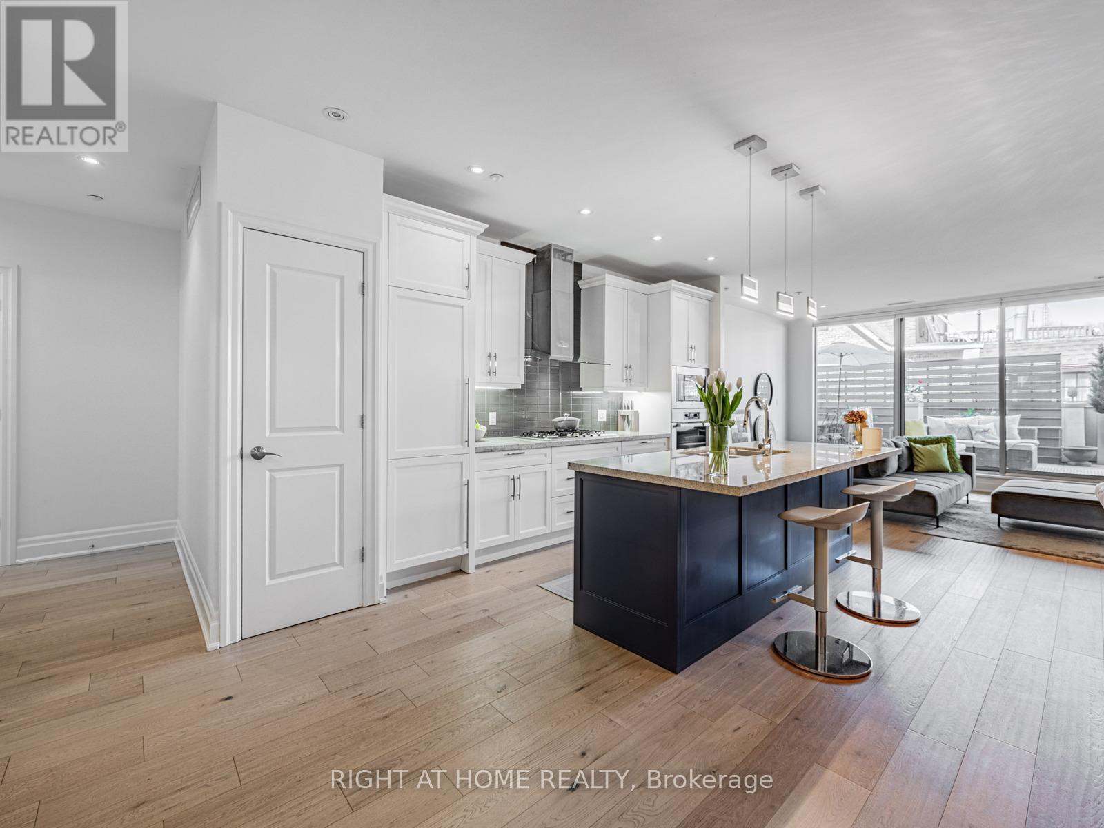 207 - 1 Rainsford Road, Toronto, Ontario  M4L 3N5 - Photo 4 - E12546006