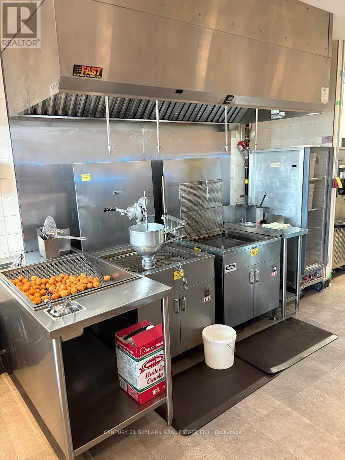 1299 Barton Street, Hamilton, Ontario  L8H 2V4 - Photo 7 - X12545472