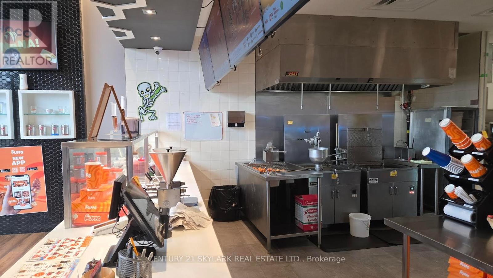 1299 Barton Street, Hamilton, Ontario  L8H 2V4 - Photo 9 - X12545472