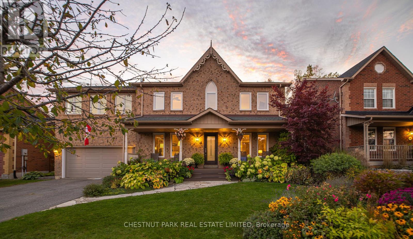 4 GALLOWAY CRESCENT, Uxbridge, Ontario