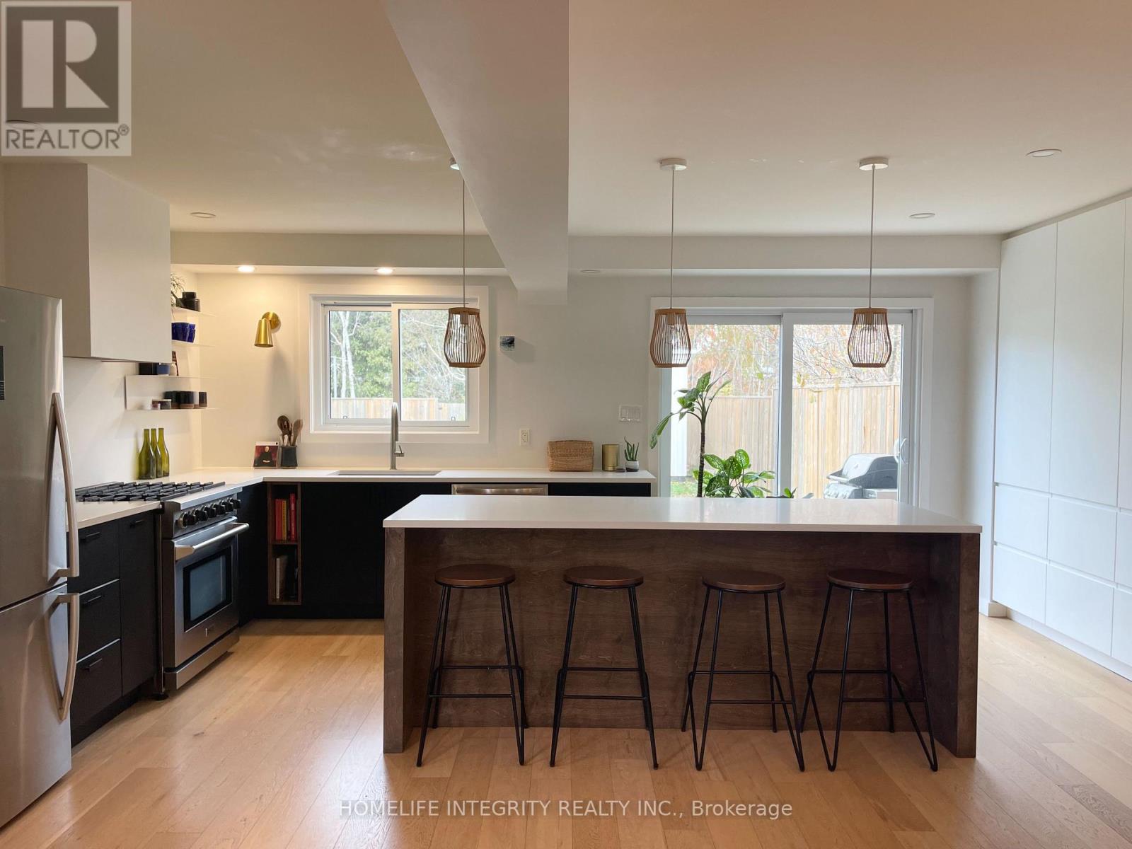 180 Beattie Avenue, New Tecumseth, Ontario  L9R 1C1 - Photo 3 - N12545964