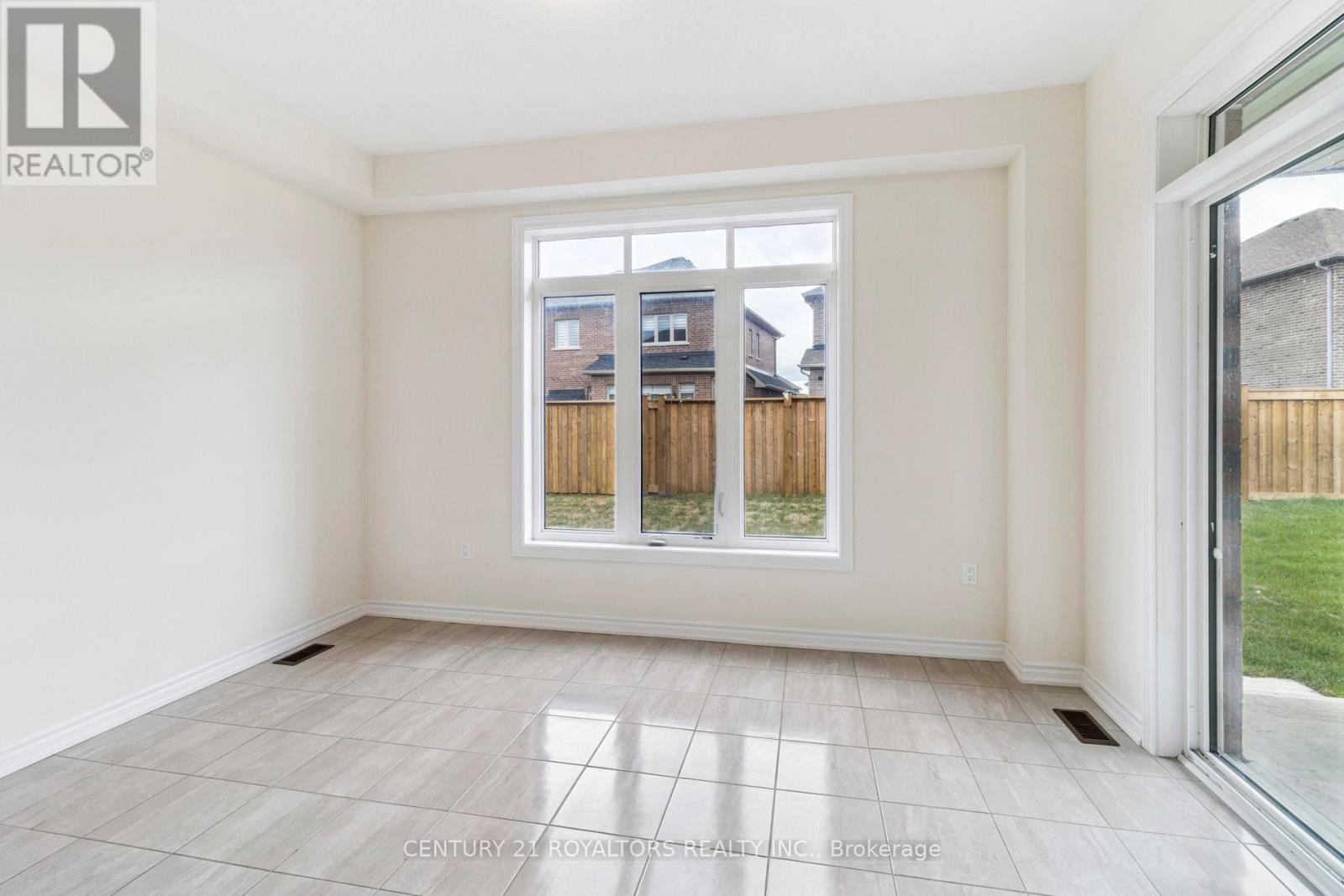 25 Ferragine Crescent, Bradford West Gwillimbury, Ontario  L3Z 4J9 - Photo 18 - N12546110