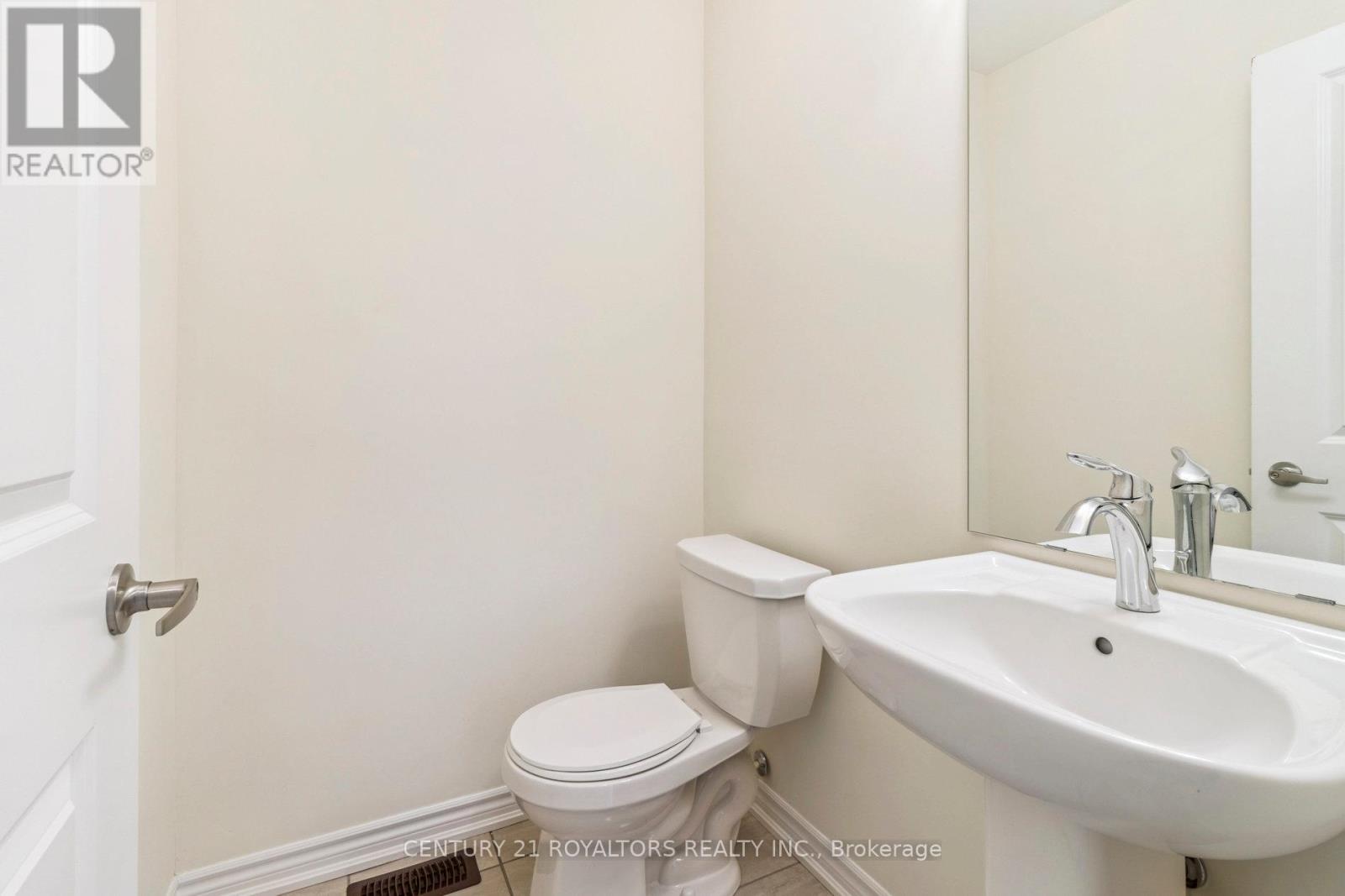 25 Ferragine Crescent, Bradford West Gwillimbury, Ontario  L3Z 4J9 - Photo 21 - N12546110