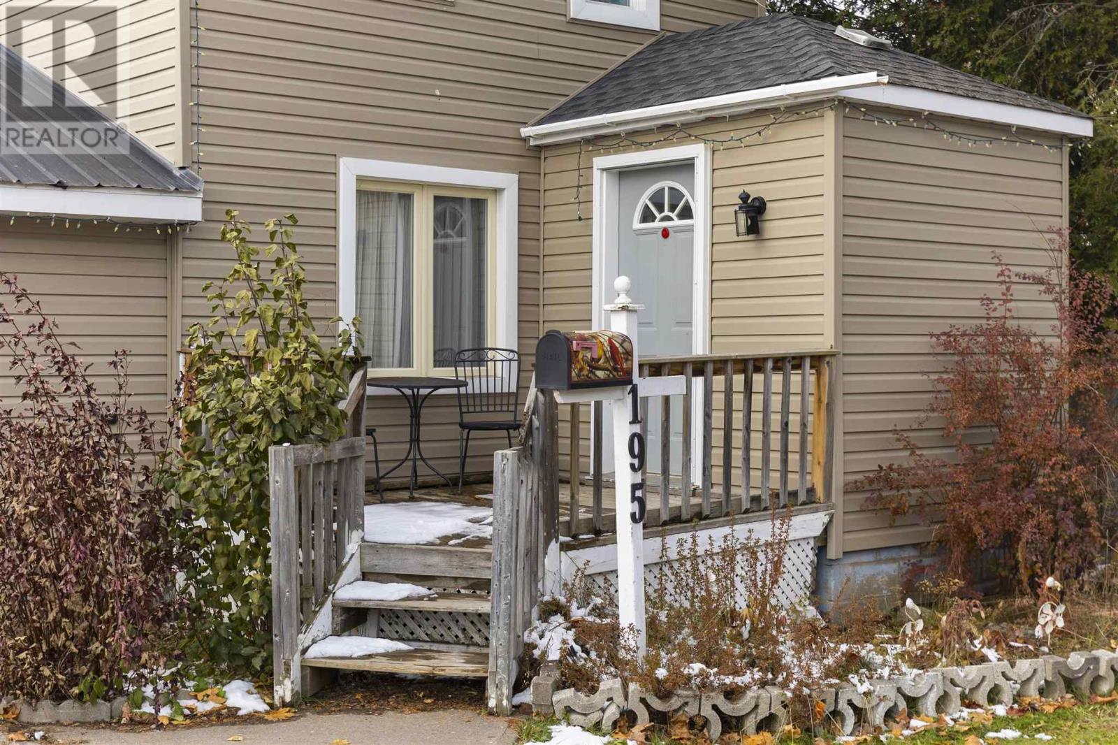 195 Maple St, Sault Ste. Marie, Ontario P6B 2H9 - Photo 3 - SM253237