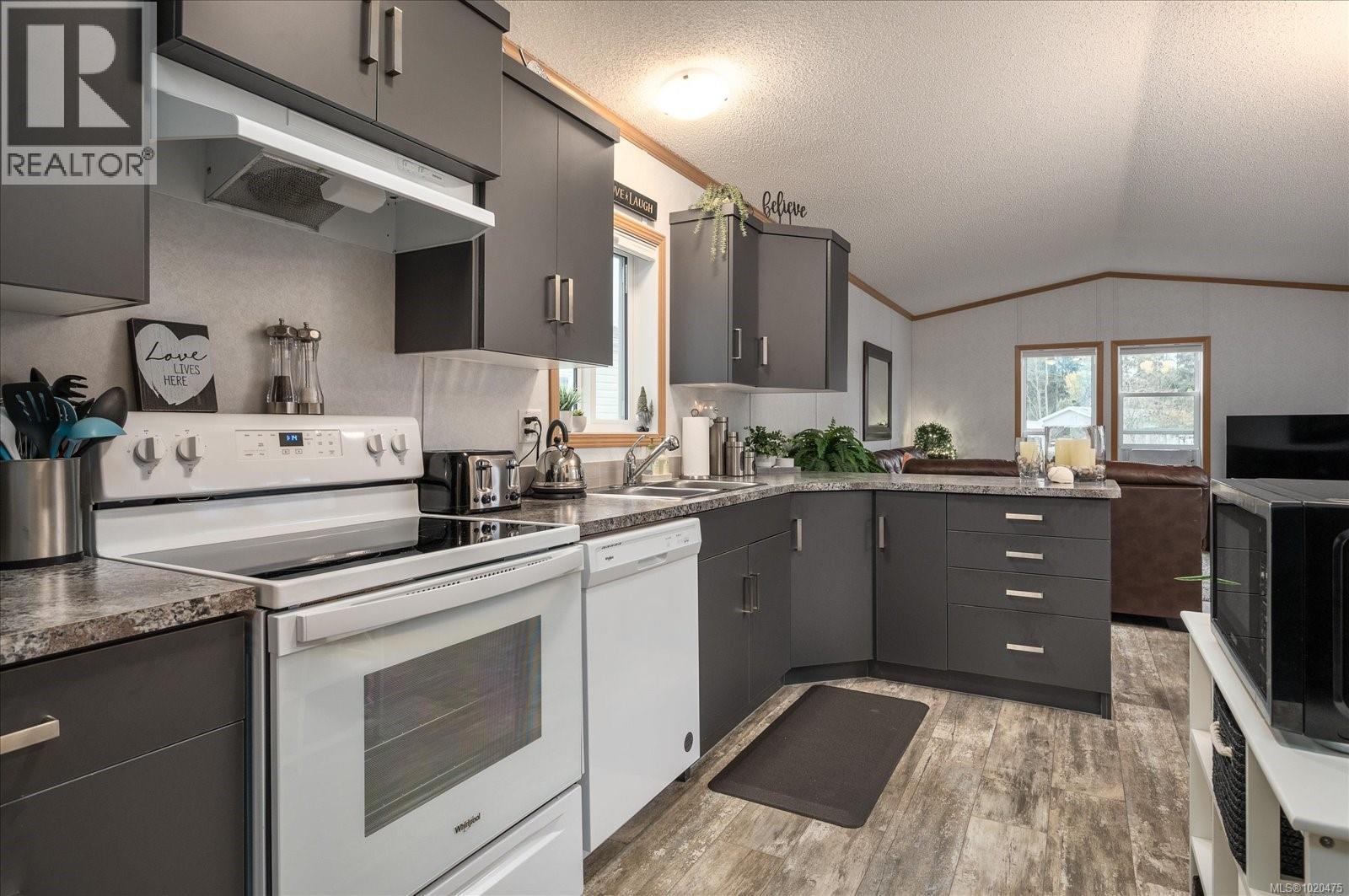 11 6820 Parklands Pl, Lantzville, British Columbia  V0R 2H0 - Photo 9 - 1020475