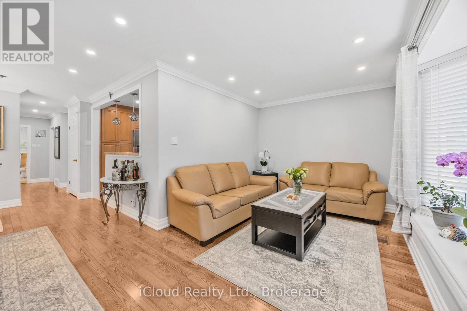 52 Kimbark Drive, Brampton, Ontario  L6X 2A4 - Photo 1 - W12417571