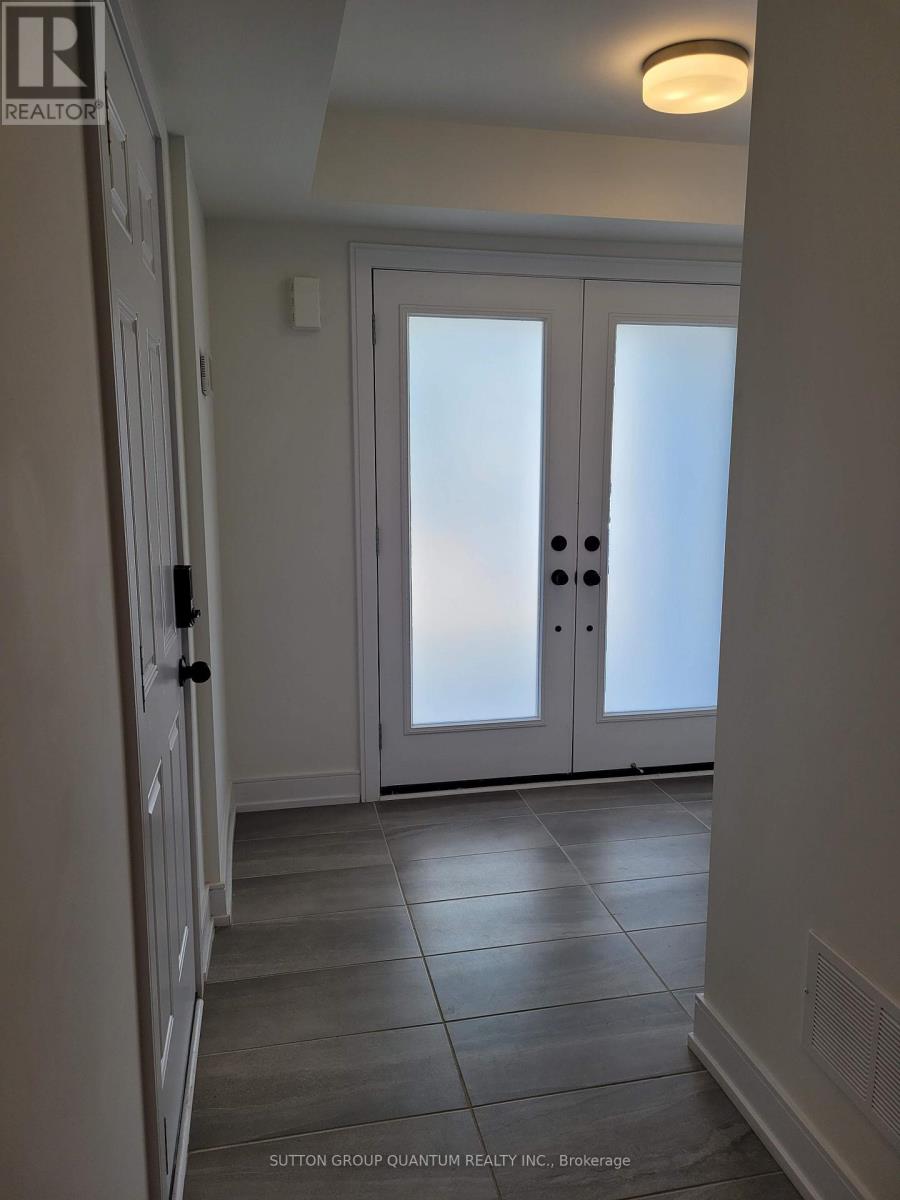 1401 Clarriage Court, Milton, Ontario  L9E 1L6 - Photo 3 - W12545904