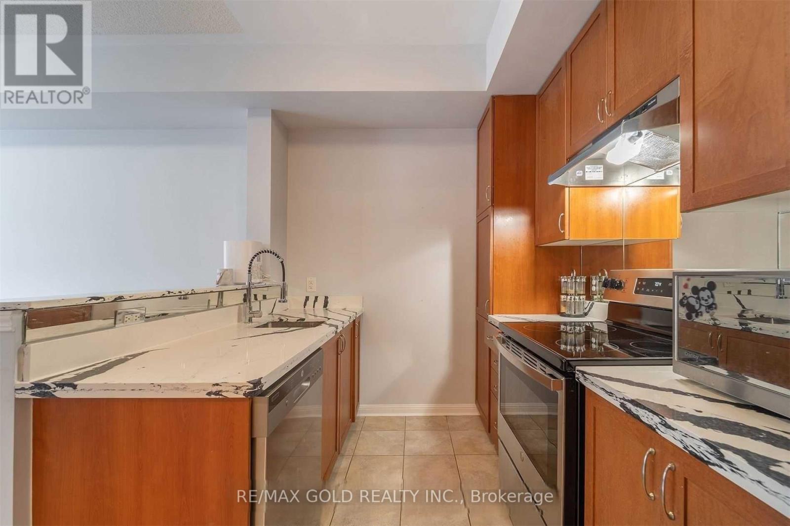 77 - 2891 Rio Court, Mississauga, Ontario  L5M 0S3 - Photo 5 - W12545952