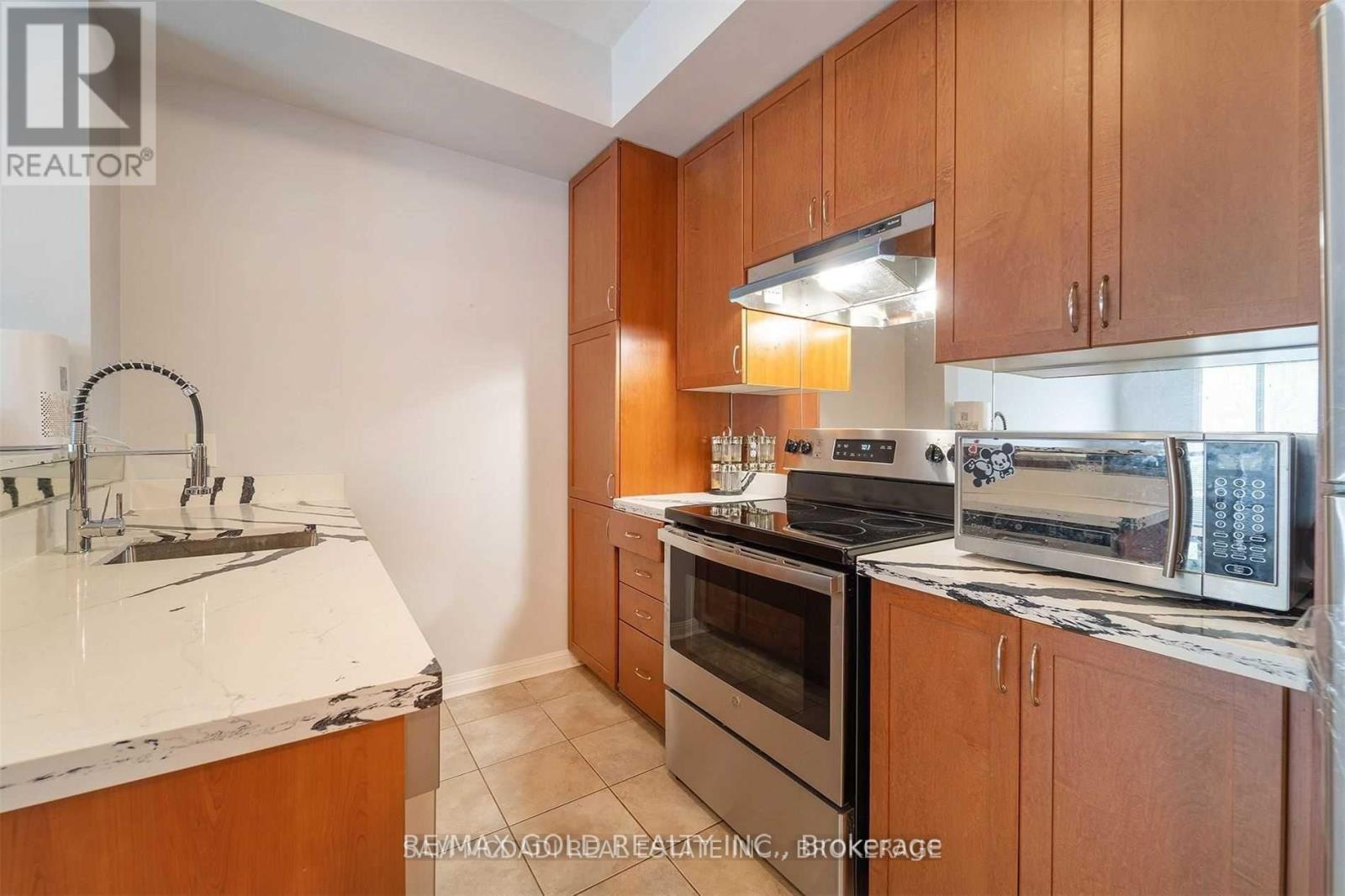 77 - 2891 Rio Court, Mississauga, Ontario  L5M 0S3 - Photo 7 - W12545952