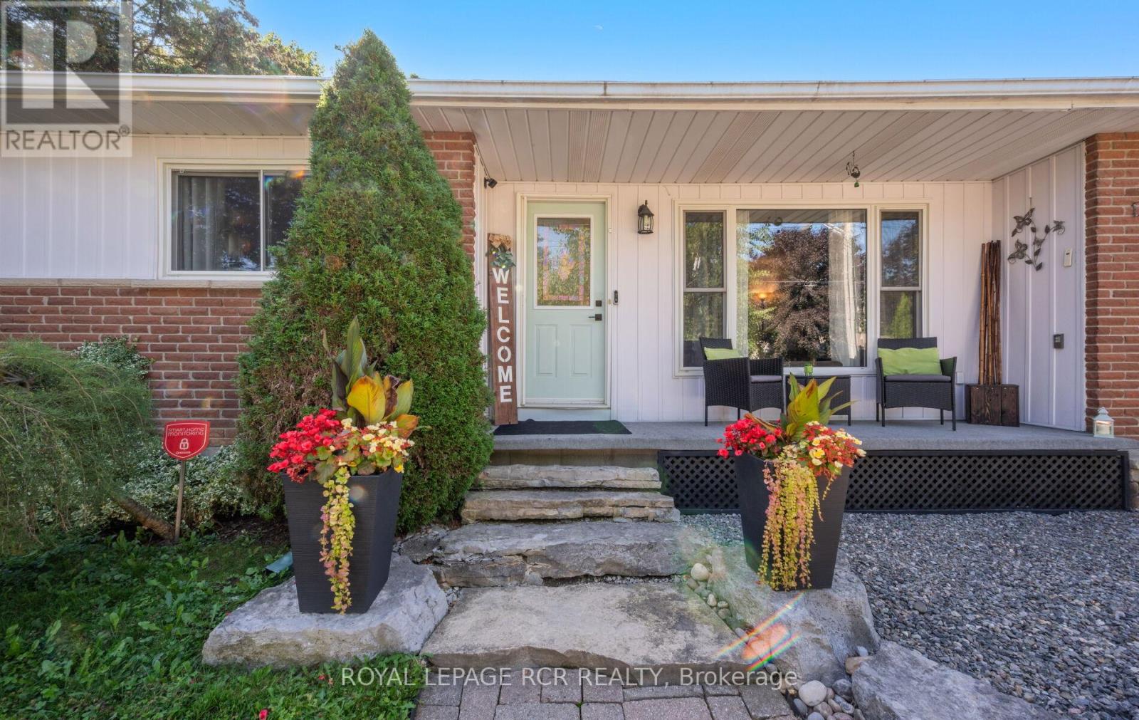 127 Jane Street, Shelburne, Ontario  L9V 2W6 - Photo 4 - X12380395