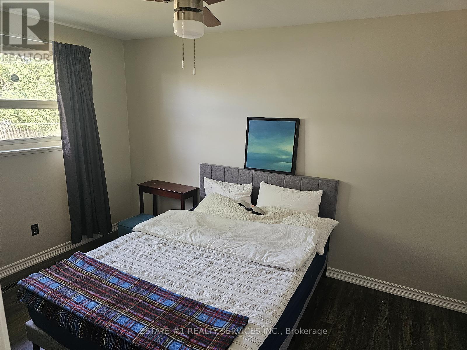 Upper - 66 Caledon Crescent, Brampton, Ontario L6W 1C5 - Photo 9 - W12545956