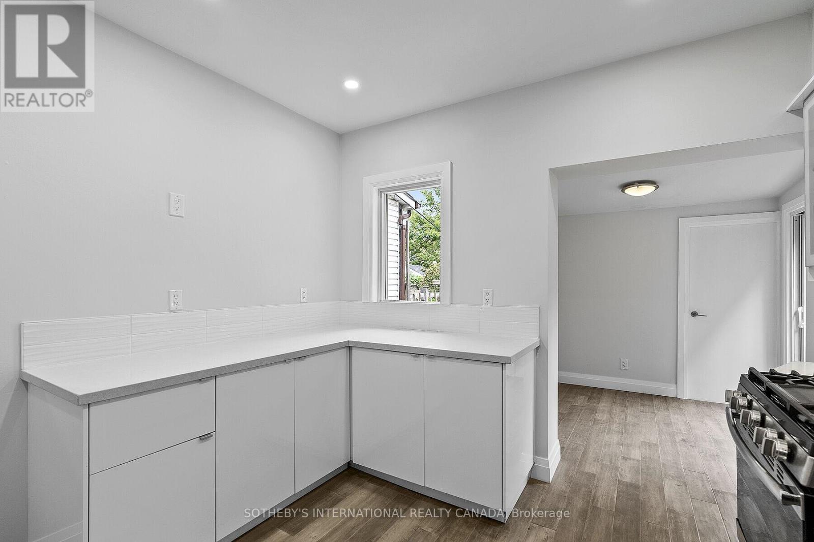 375 Westmoreland Avenue, Toronto, Ontario  M6H 3A6 - Photo 11 - W12545978