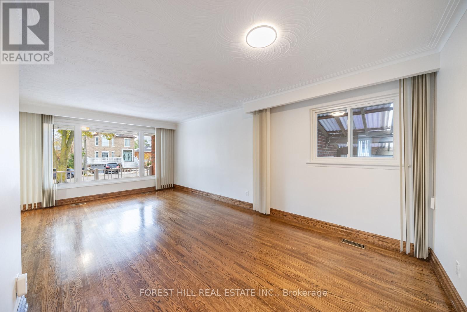 592 Glen Park Avenue, Toronto, Ontario  M5B 2G5 - Photo 11 - W12545982