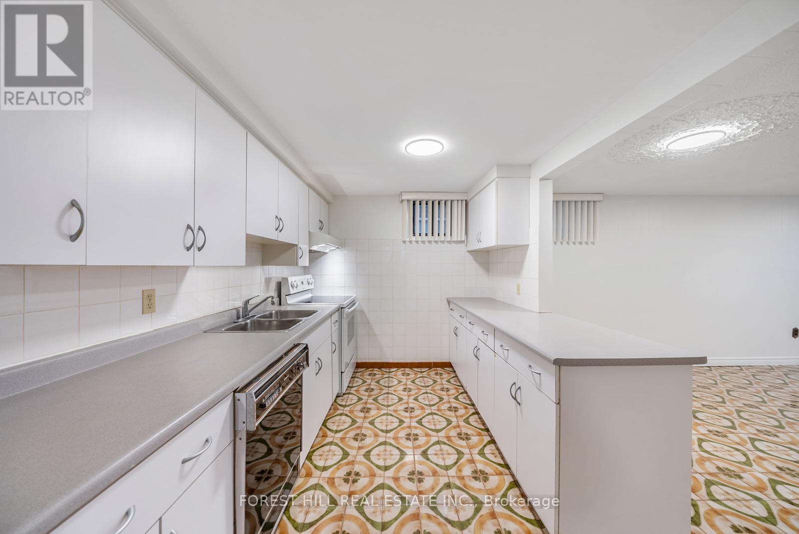 592 Glen Park Avenue, Toronto, Ontario  M5B 2G5 - Photo 26 - W12545982