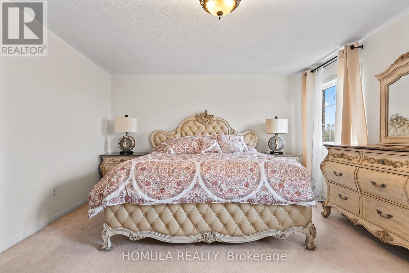 54 Queen Mary Drive, Brampton, Ontario  L7A 2K3 - Photo 16 - W12545996