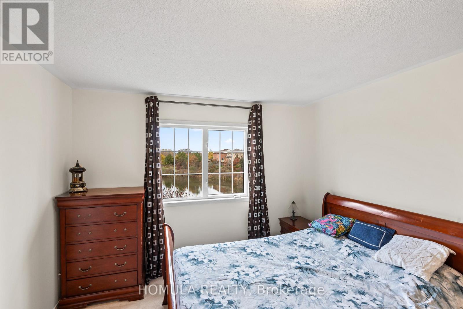 54 Queen Mary Drive, Brampton, Ontario  L7A 2K3 - Photo 23 - W12545996