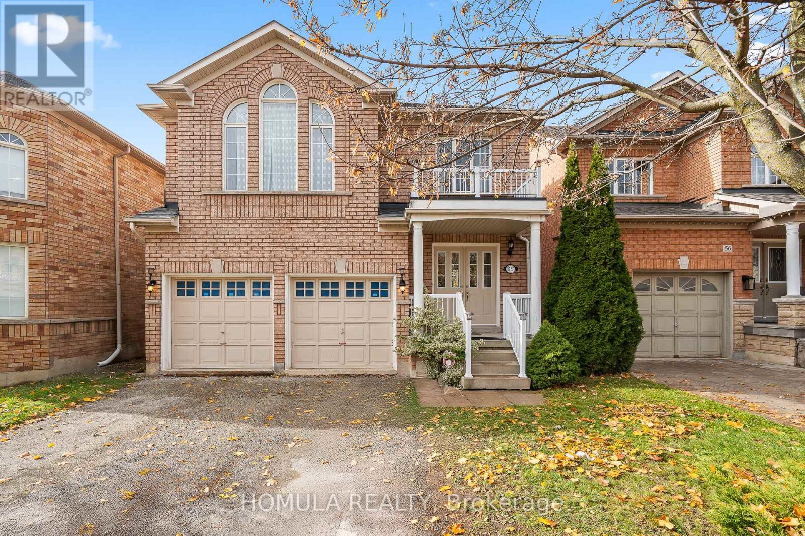 54 Queen Mary Drive, Brampton, Ontario  L7A 2K3 - Photo 3 - W12545996