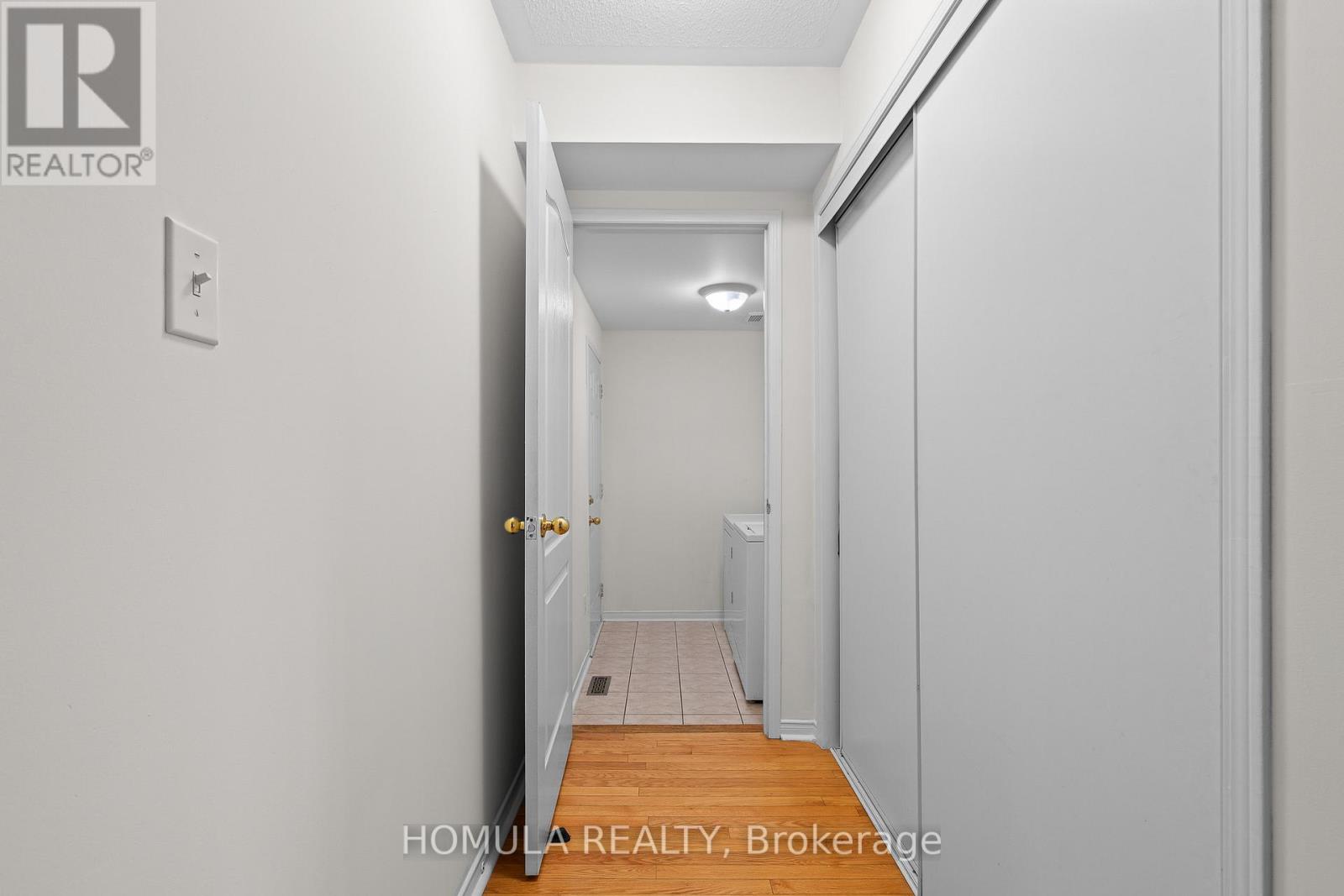 54 Queen Mary Drive, Brampton, Ontario  L7A 2K3 - Photo 31 - W12545996