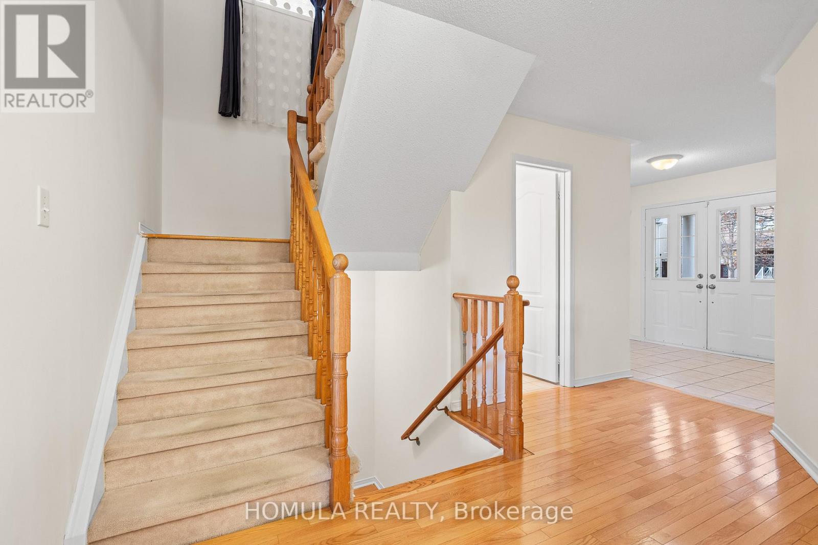 54 Queen Mary Drive, Brampton, Ontario  L7A 2K3 - Photo 33 - W12545996