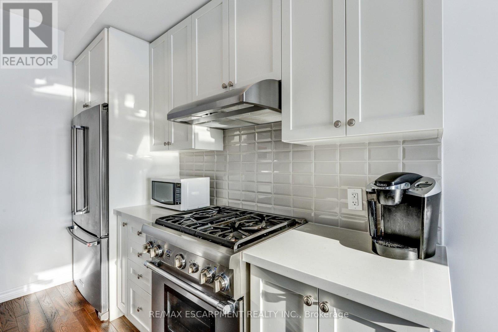 3056 Cascade Common Court, Oakville, Ontario  L6H 0R7 - Photo 13 - W12546014