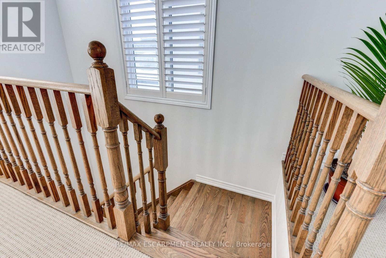 3056 Cascade Common Court, Oakville, Ontario  L6H 0R7 - Photo 19 - W12546014