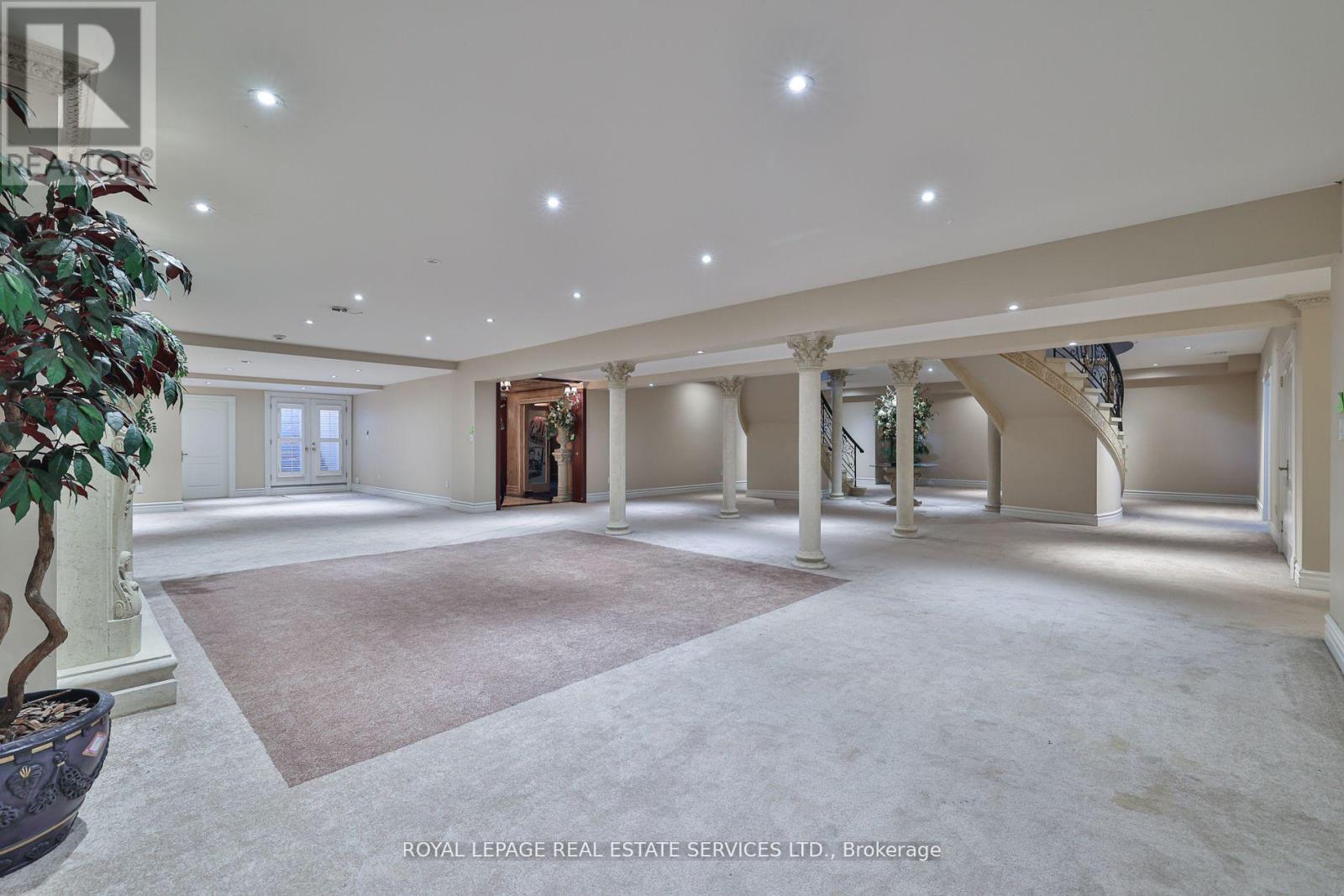 2215 Doulton Drive, Mississauga, Ontario  L5H 3M2 - Photo 26 - W12546030