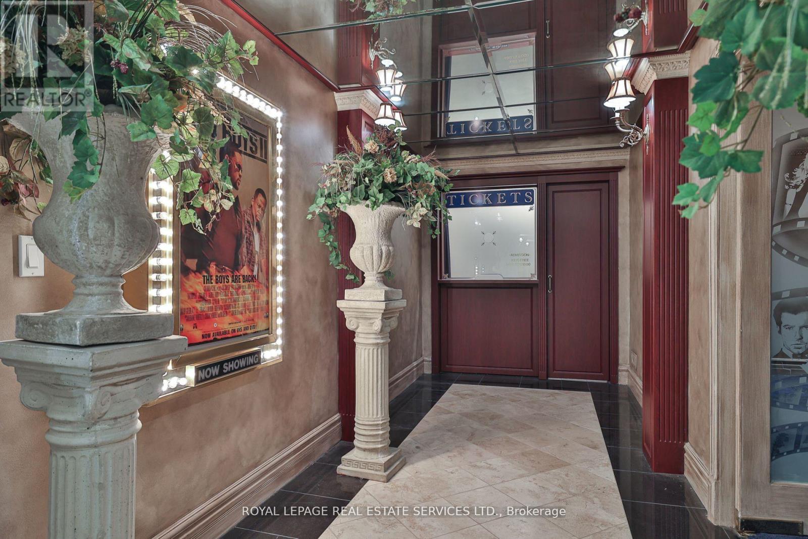 2215 Doulton Drive, Mississauga, Ontario  L5H 3M2 - Photo 30 - W12546030