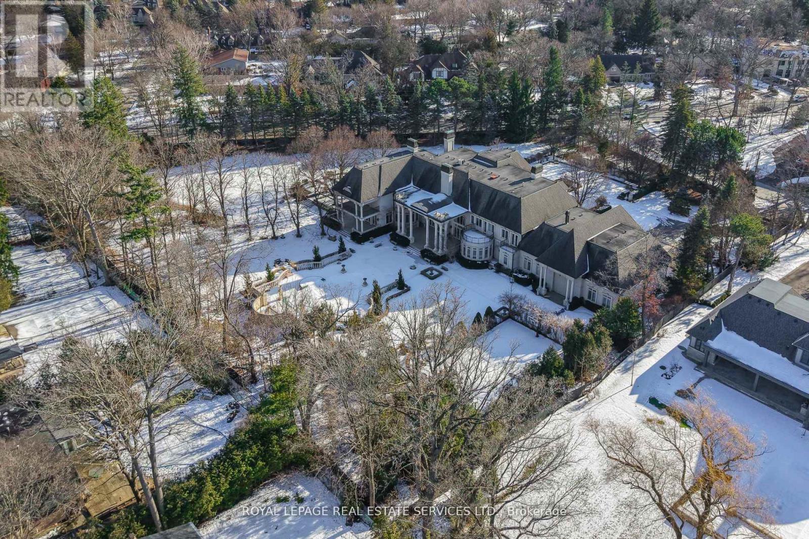 2215 Doulton Drive, Mississauga, Ontario  L5H 3M2 - Photo 33 - W12546030