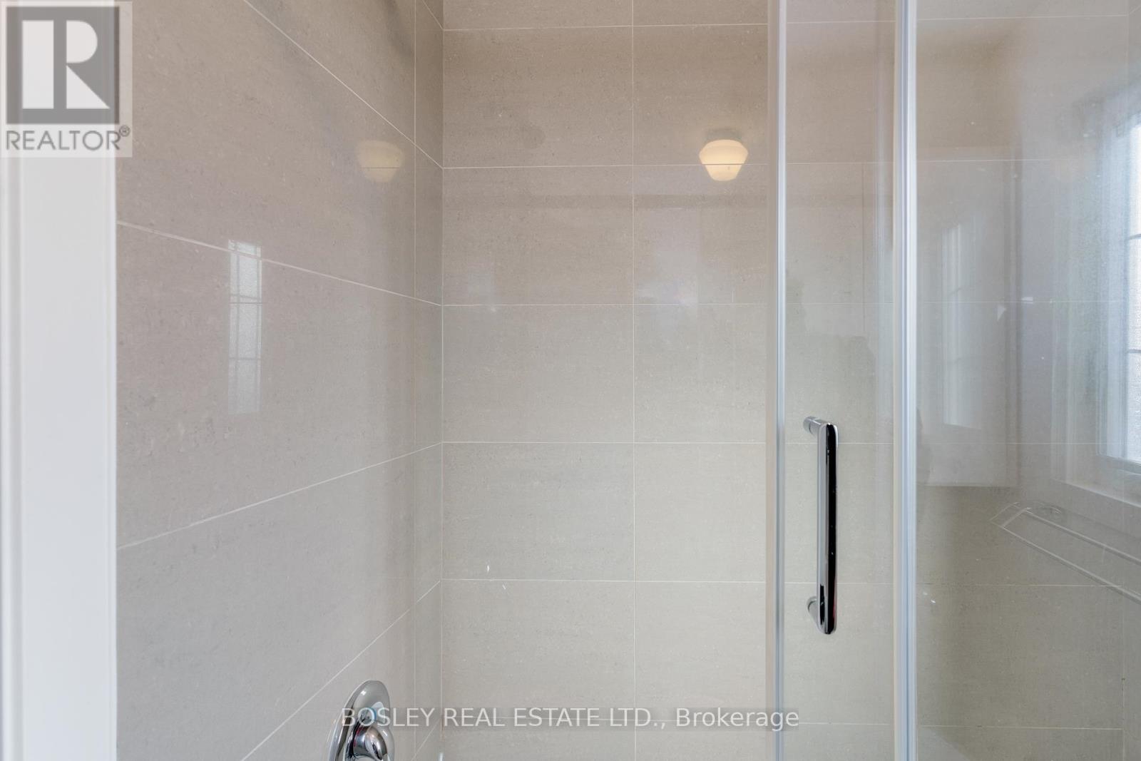 6 - 308 S Kingsway Road, Toronto, Ontario  M6S 3T9 - Photo 16 - W12546054