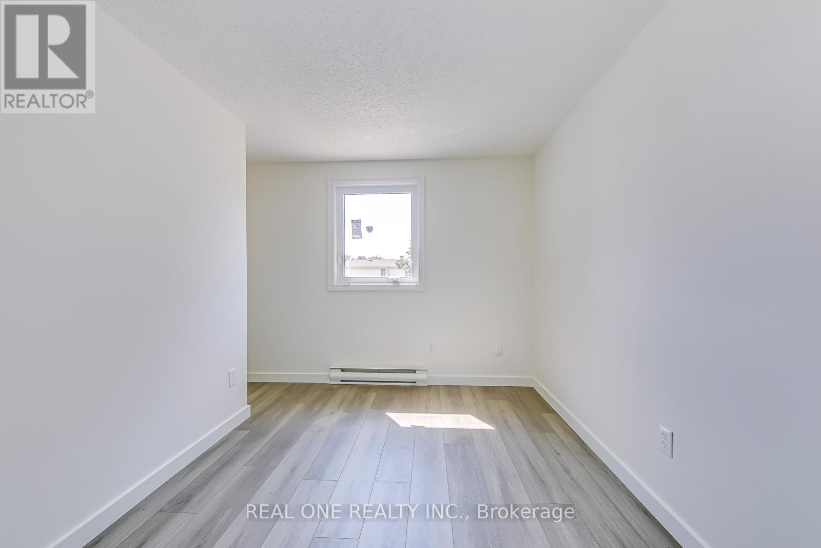 12 Danville Avenue, Halton Hills, Ontario  L7J 2W5 - Photo 11 - W12546094