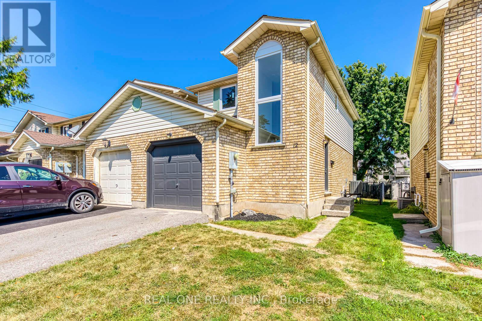 12 Danville Avenue, Halton Hills, Ontario  L7J 2W5 - Photo 2 - W12546094