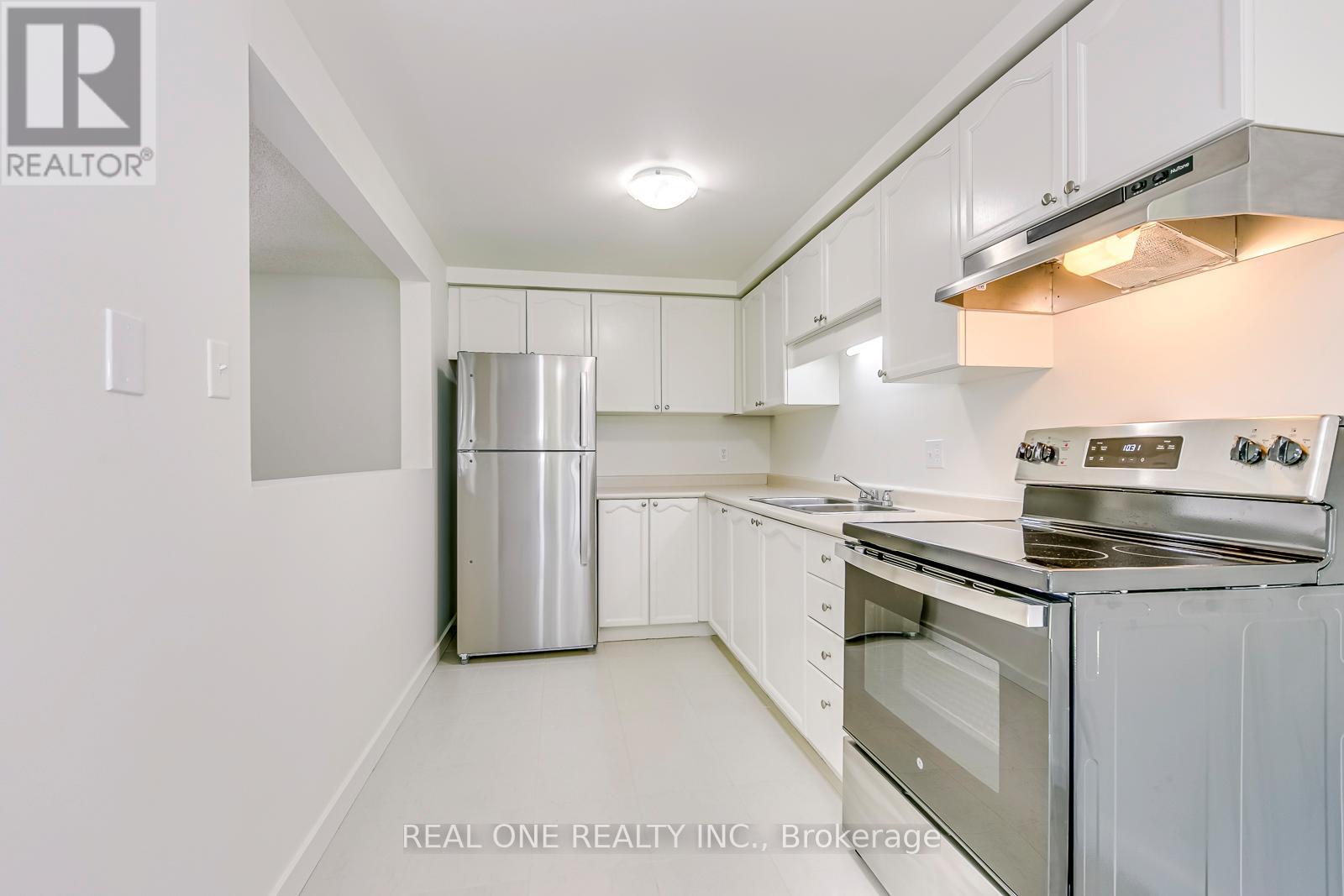 12 Danville Avenue, Halton Hills, Ontario  L7J 2W5 - Photo 8 - W12546094