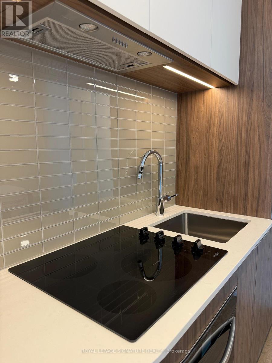 1601 - 395 Square One Drive, Mississauga, Ontario  L5B 0P6 - Photo 23 - W12546102