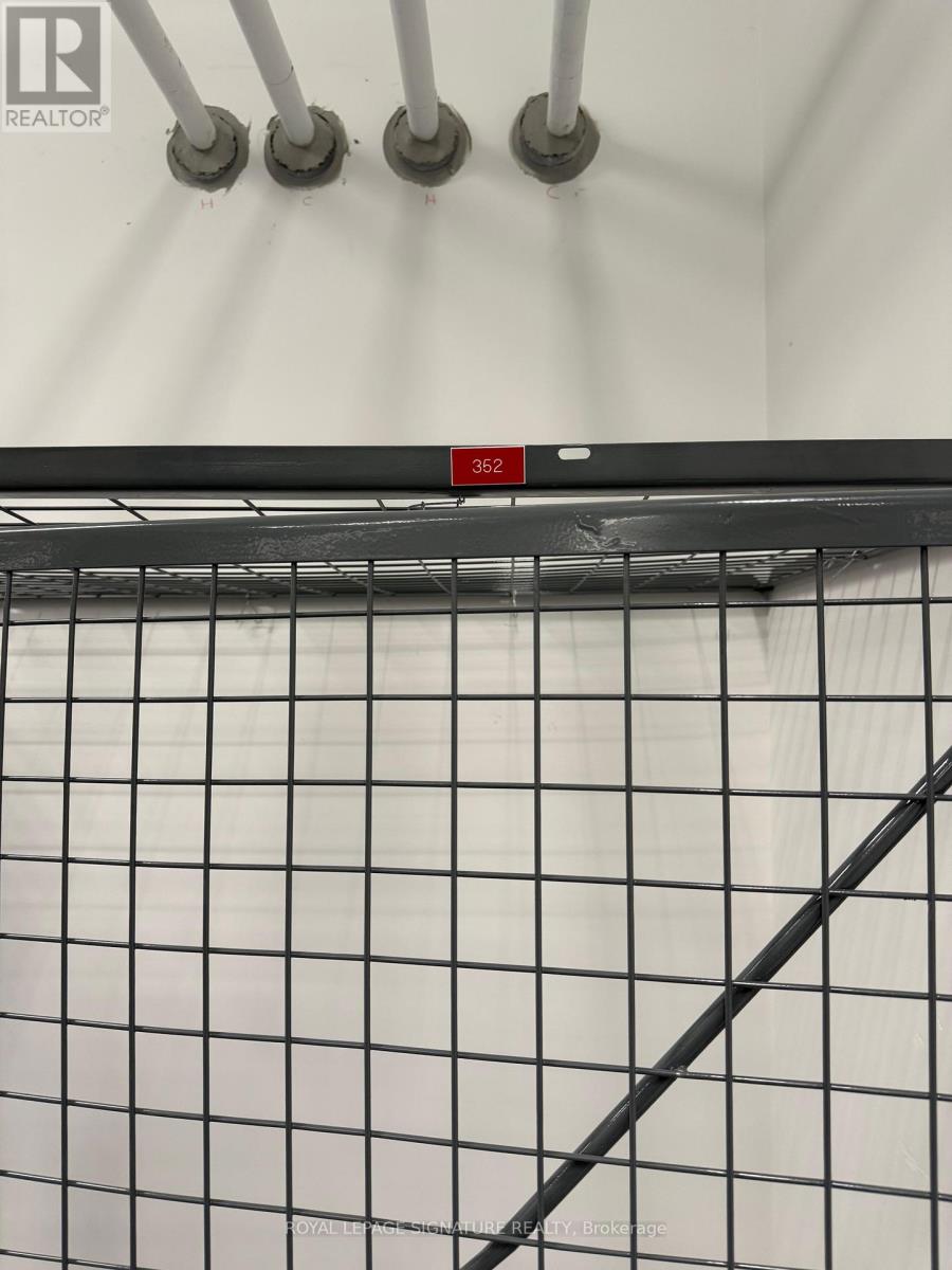 1601 - 395 Square One Drive, Mississauga, Ontario  L5B 0P6 - Photo 29 - W12546102