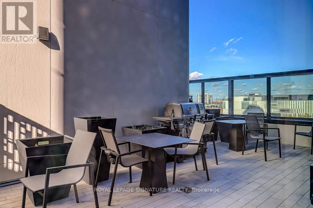 1601 - 395 Square One Drive, Mississauga, Ontario  L5B 0P6 - Photo 9 - W12546102
