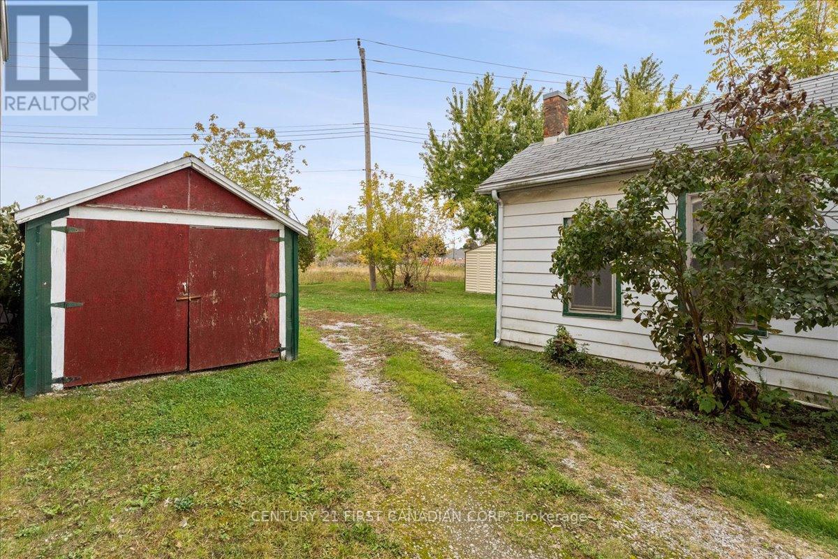 41 Main Street, Haldimand, Ontario N0A 1H0 - Photo 24 - X12546122