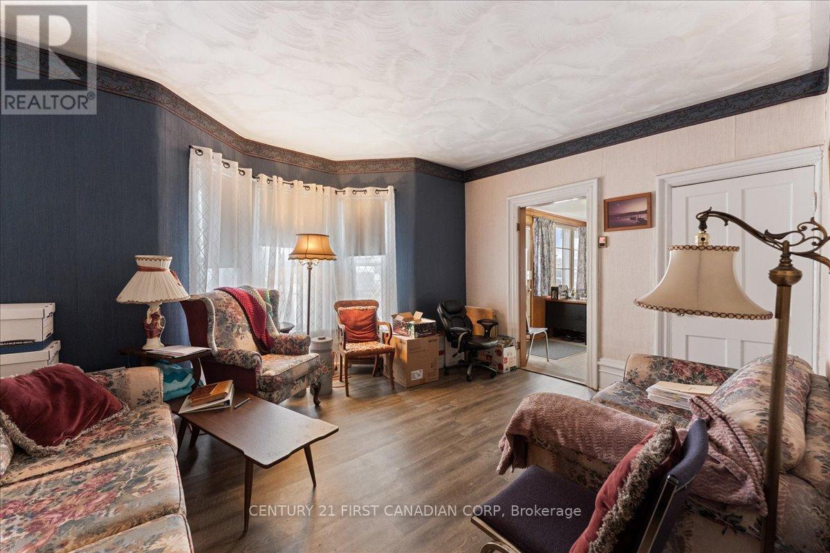 41 Main Street, Haldimand, Ontario N0A 1H0 - Photo 9 - X12546122