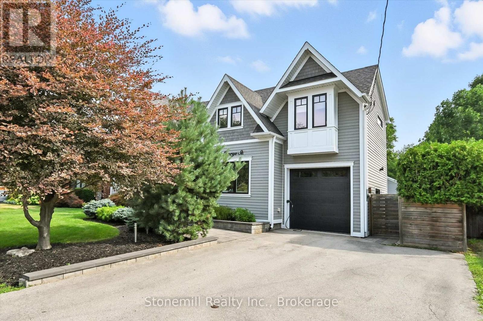 735 George Street, Burlington, Ontario  L7R 2V8 - Photo 2 - W12546116