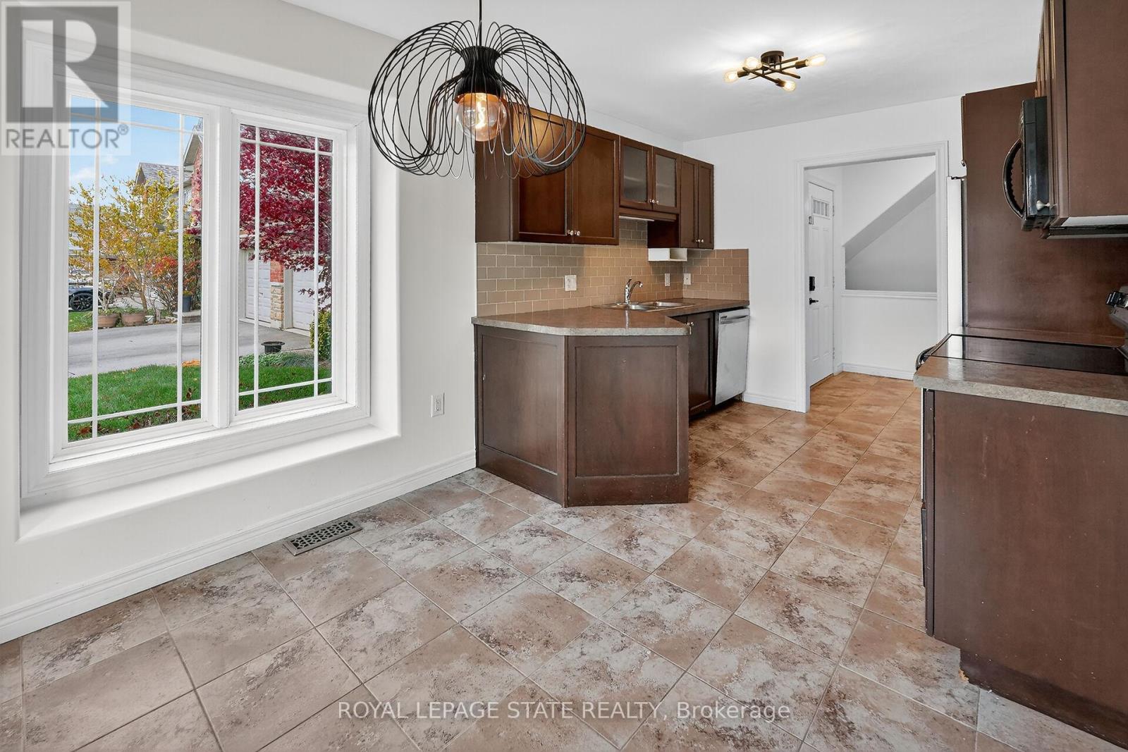 4471 Comfort Crescent, Lincoln, Ontario  L3J 1M2 - Photo 6 - X12545980