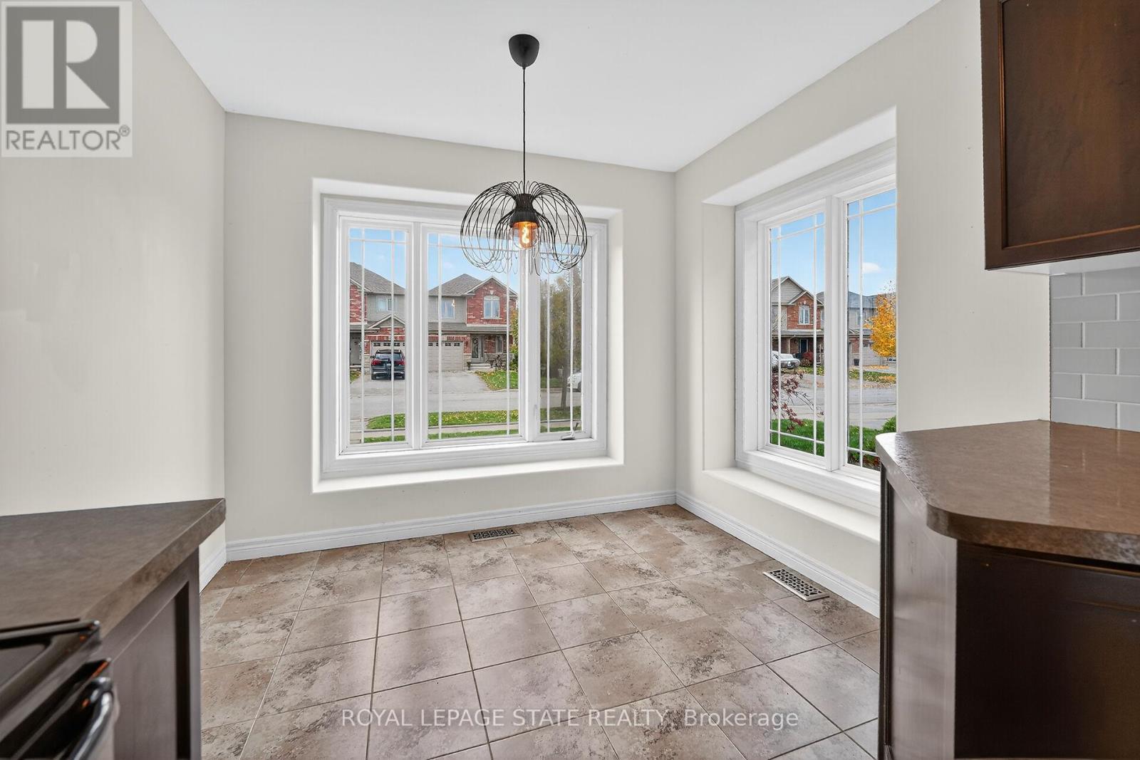 4471 Comfort Crescent, Lincoln, Ontario  L3J 1M2 - Photo 7 - X12545980