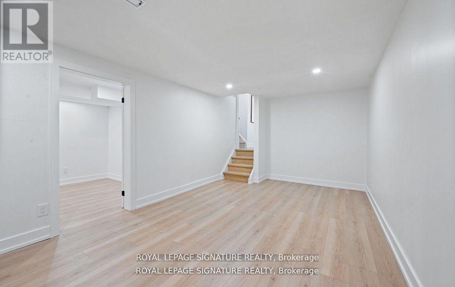 105 Lilacside Drive, Hamilton, Ontario  L8V 2L8 - Photo 42 - X12545988