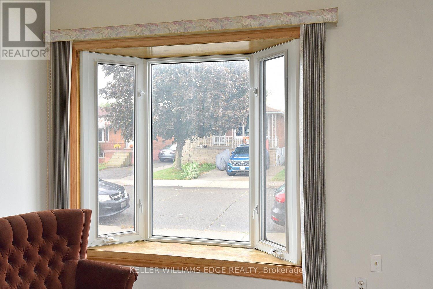 149 Ivon Avenue, Hamilton, Ontario  L8H 5S7 - Photo 4 - X12546002