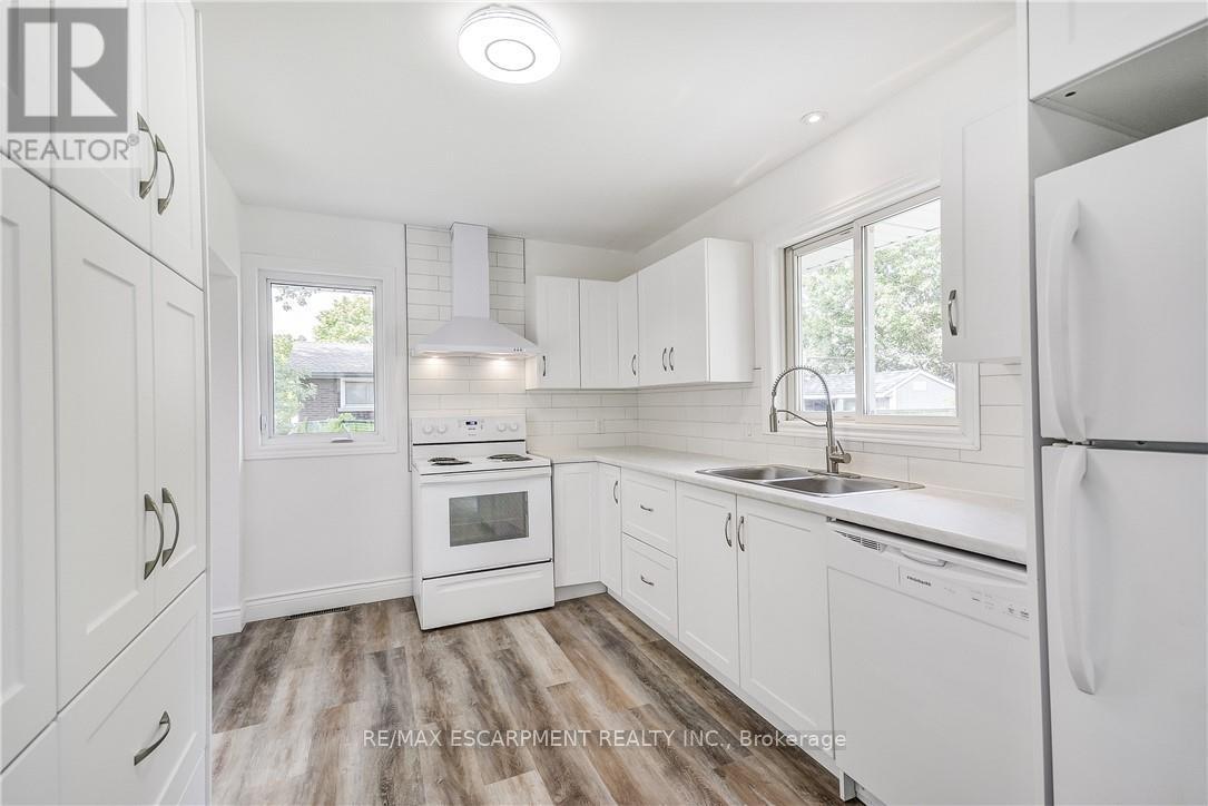 8 Glengarry Road, St. Catharines, Ontario  L2T 2T8 - Photo 20 - X12546012