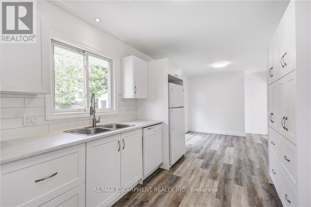 8 Glengarry Road, St. Catharines, Ontario  L2T 2T8 - Photo 23 - X12546012