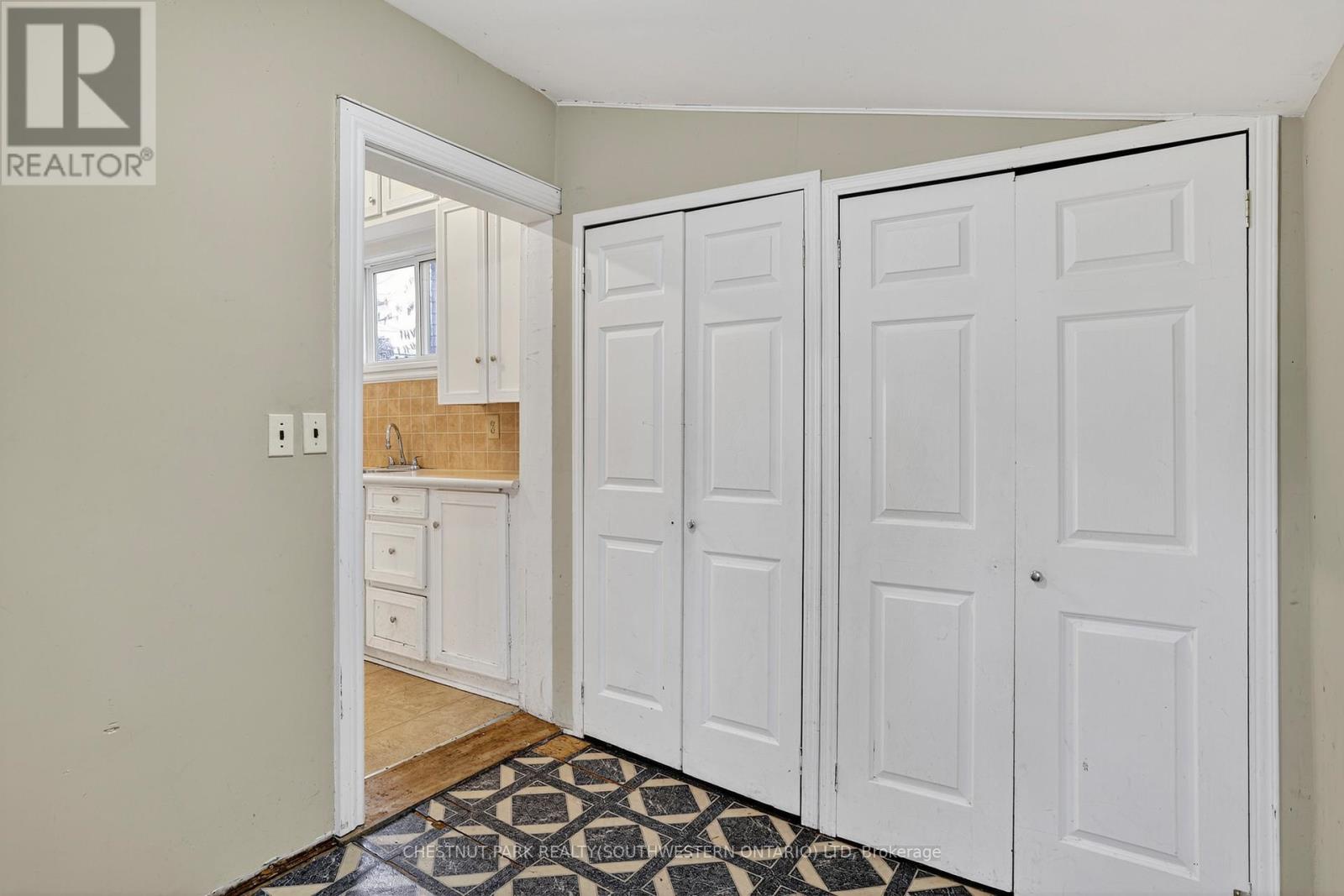 50 Ridout Street, Kawartha Lakes, Ontario  K9V 2B6 - Photo 22 - X12546040