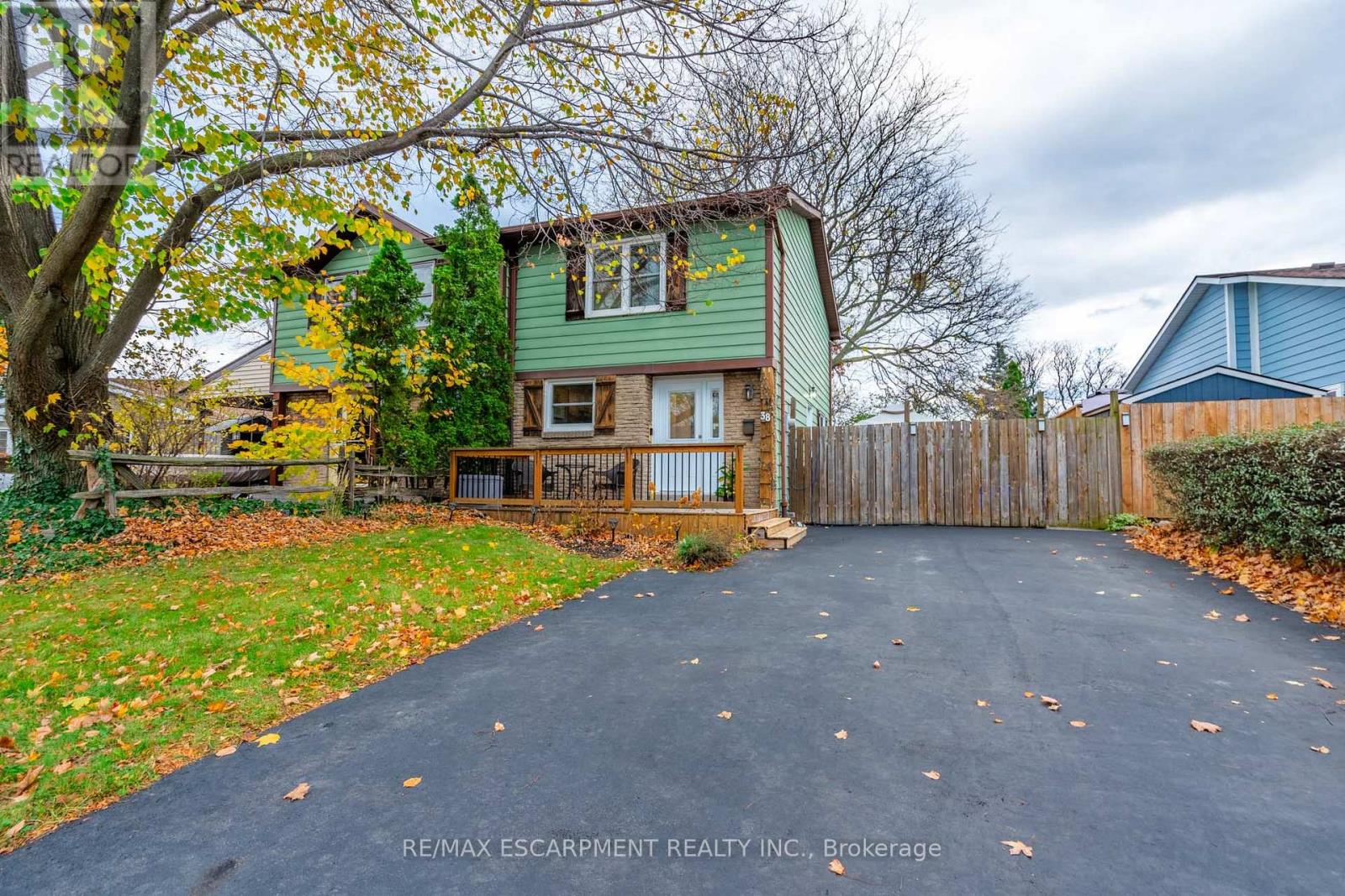 38 GOLDEN ORCHARD DRIVE, Hamilton, Ontario