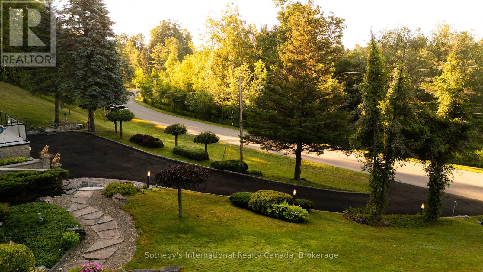 12 Matson Drive, Caledon, Ontario  L7E 0A9 - Photo 11 - W12546136