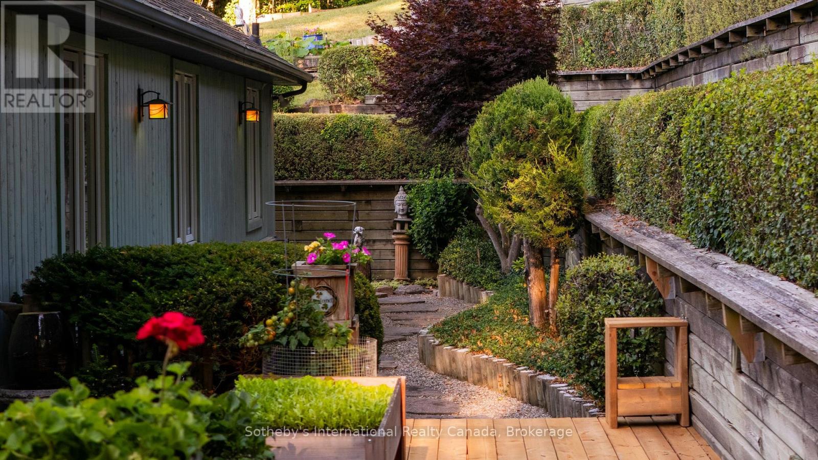 12 Matson Drive, Caledon, Ontario  L7E 0A9 - Photo 5 - W12546136