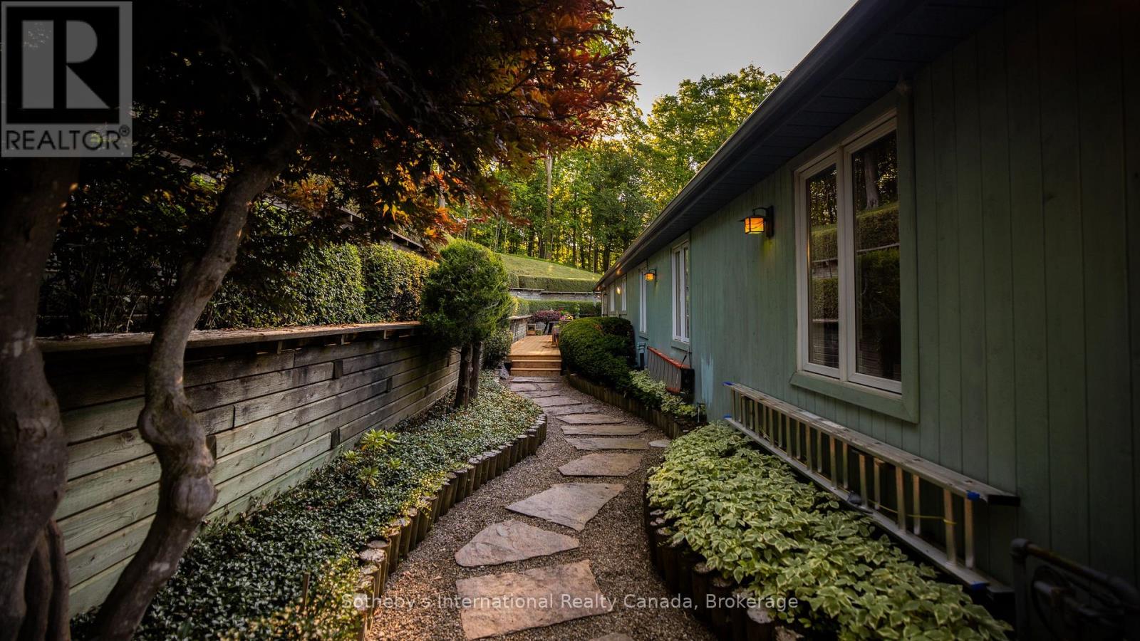 12 Matson Drive, Caledon, Ontario  L7E 0A9 - Photo 8 - W12546136