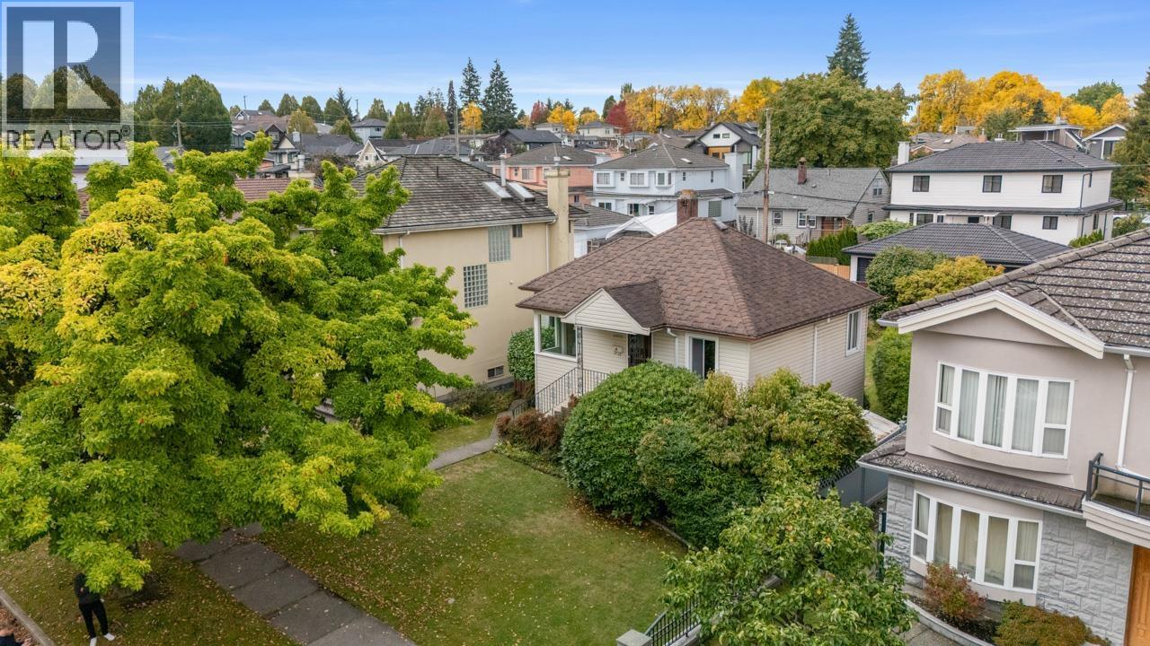 4805 Inverness Street, Vancouver, British Columbia  V5V 4X5 - Photo 3 - R3067513